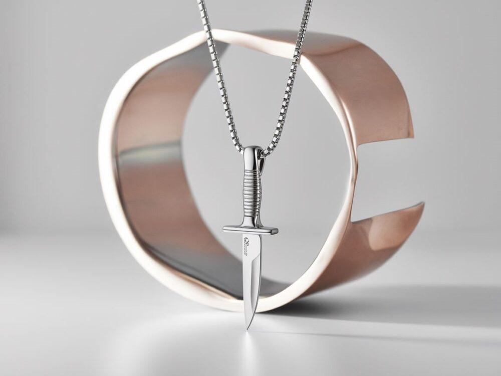 biżuteria z ostrzem