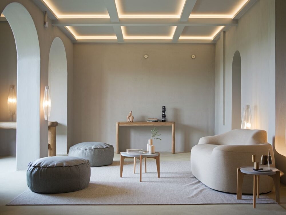 meble do salonu pufy i stolik