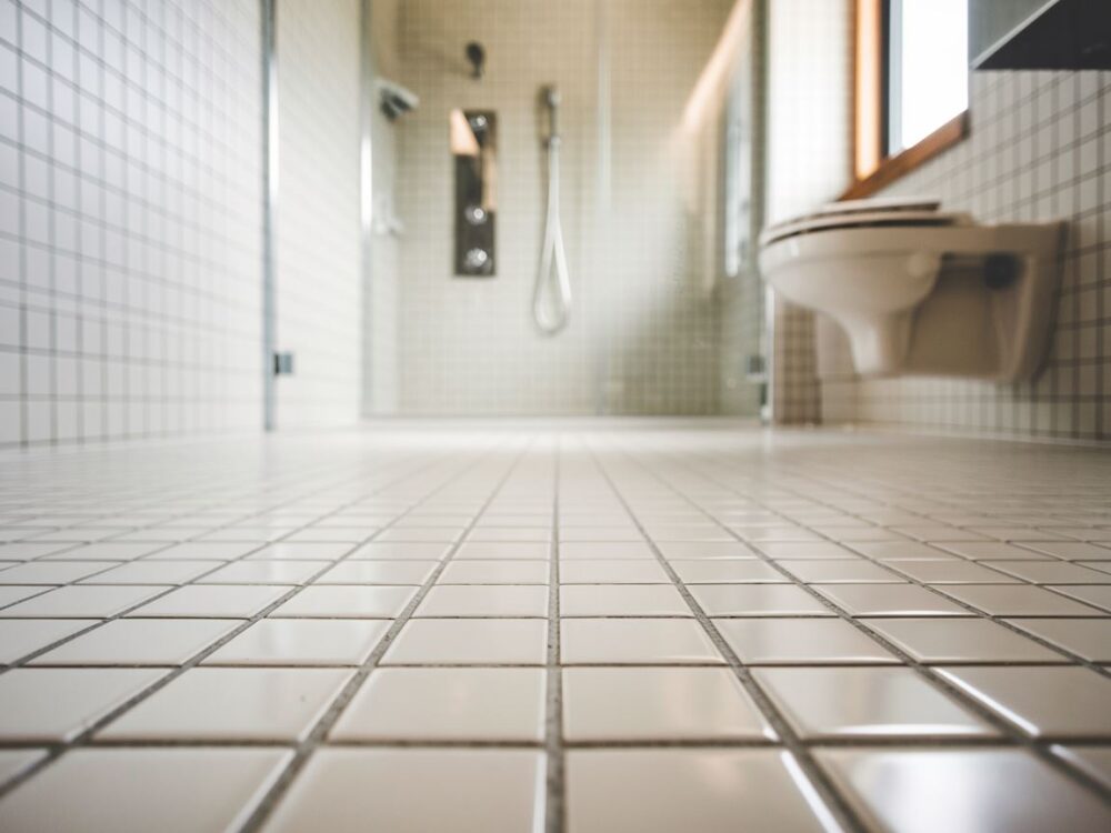 rodzaje fug w łazience